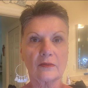 Meet your Posher, Linda